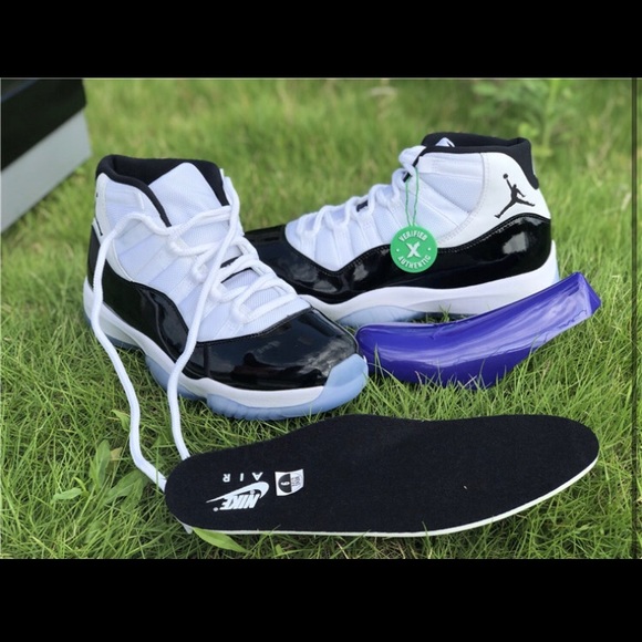 SneakerSelling best prices over here so let me kno - Picture 5 of 9